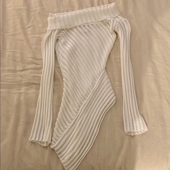 SOLD ❌ Princess Polly Cloud Sweater - Picture 3 of 4